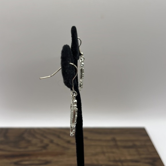 Butterfly Drop Earrings Silver tone and Green Enamel Butterfly 🦋 - Picture 4 of 13